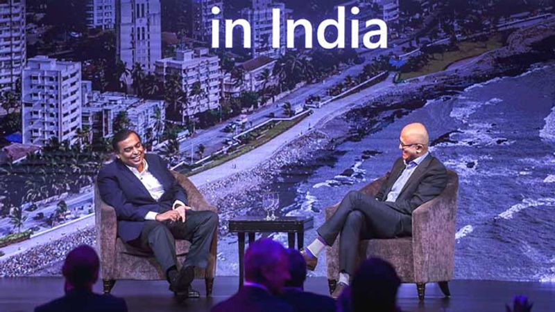 रिलायंस की माइक्रोसॉफ्ट के साथ साझेदारी
2019 में भी रिलायंस ने माइक्रोसॉफ्ट के साथ 10 साल के लिए एक डील की जिसके तहत माइक्रोसॉफ्ट अपने 'Azure' क्लाउड प्लेटफार्म के जरिए जियो को भारत में कई बड़े डेटा सेंटर स्थापित करने में मदद करेगा।इसके साथ जियो ने माइक्रोसॉफ्ट की क्लाउड सर्विस प्लेटफार्म से जुड़ने के लिए किसी भी स्टार्टअप को मुफ्त से लेकर 1500 रूपये महीने के हिसाब से सर्विस देने की भी घोषणा की थी। जियो ने इसके अलावा आर्टिफिशल इंटेलिजेंस, ऑनलाइन लर्निंग समेत कई बिजनेस पर निवेश किया है।