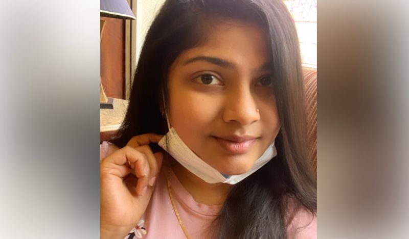 14 दिन तक अबिरमय मलेशिया के इम्पियना केेएलसीसी में क्वारेंटाइन रही। उसने वहां की सर्विसेस और कमरे की तस्वीर शेयर की।

