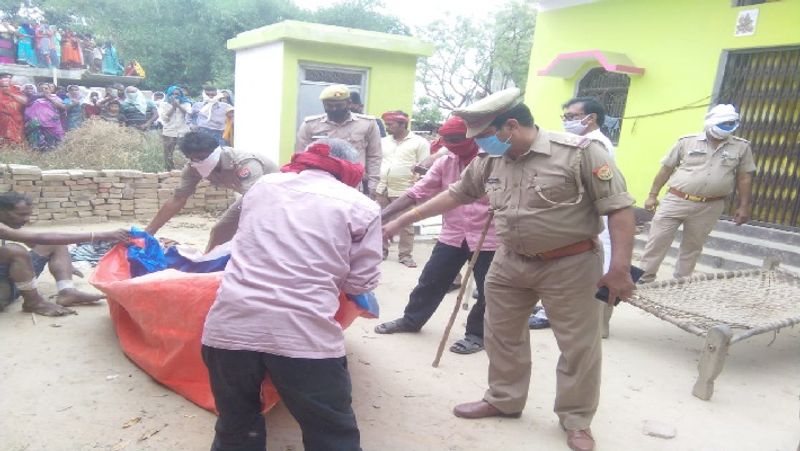बेटे ने घटनास्थल पर ले जाकर जहां उसने शव को दफनाया था खोदकर बाहर निकाला। पुलिस ने उसे गिरफ्तार कर शव का पंचनामा कर पोस्टमार्टम के लिए भेज दिया।