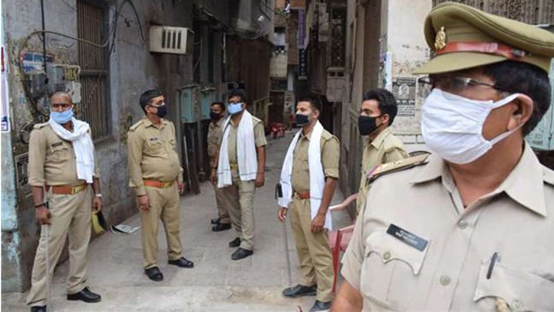 बीते बुधवार को इन विदेशी नागरिकों ने बखेड़ा खड़ा कर दिया। दरअसल इन लोगों ने प्रशासन से महाश्मसान में तांत्रिक अनुष्ठान करने की परमीशन मांगी। प्रशासन ने इन्हे परमीशन देने से इंकार कर दिया। 