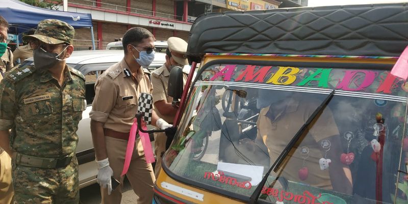 ലോക്ഡൗണില് ഇളവ് ഏര്പ്പെടുത്തിയെന്ന ധാരണയില് കഴിഞ്ഞ തിങ്കളാഴ്ചയും ചൊവ്വാഴ്ചയുമായി ആളുകള് പുറത്തിറങ്ങിയത് കണ്ണൂരില് ഏറെ ആശങ്ക സൃഷ്ടിച്ചിരുന്നു.