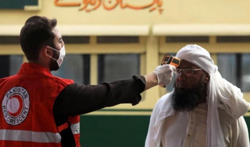 Neighbor Pakistan puzzles health experts as coronavirus cases drop BSS