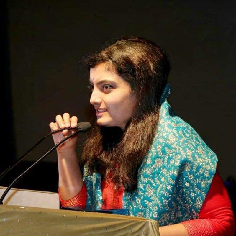 घर-घर साबुन बांटे गए
प्रियंका ने बताया, गांव में सभी के लिए सैनिटाइज संभव नहीं है, इसलिए गांव में घर-घर जाकर साबुन बांटे गए, जिससे कि बार-बार हाथ धोकर कोरोना से बचा जा सके।