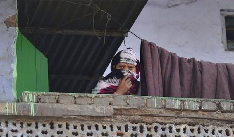 ये इलाका बॉम्बे ,म्यूनिसिपल कॉर्पोरेशन के अंदर में आता है। अगर यहां इस वायरस का संक्रमण फैला, तो तंग गलियों में तबाही आ जाएगी। 