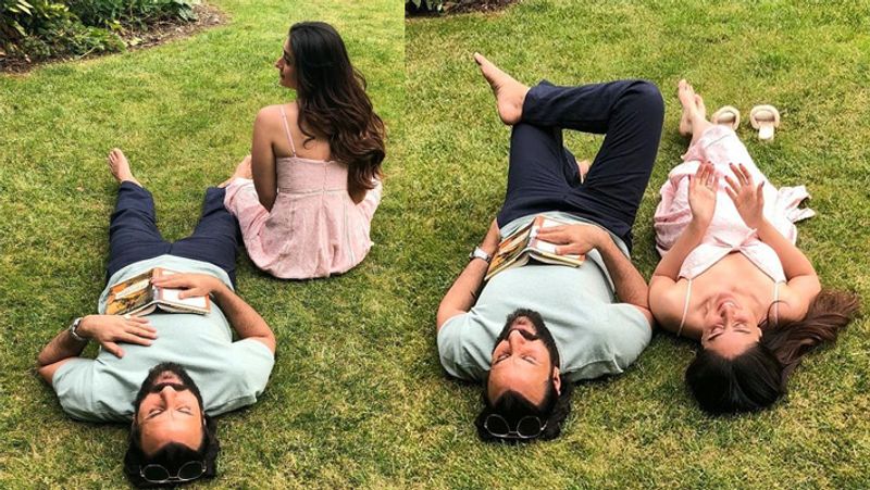 कुछ ही दिनों पहले इंस्टग्राम में एंट्री लेते ही करीना इंस्टा क्वीन बन चुकी हैं। लॉकडाउन के बीच करीना लगातार अपने फैंस को मजेदार पोस्ट से एंटरटेन करने का कोई मौका नहीं छोड़ रही हैं। तैमूर और सैफ की वॉल पेंटिग डायरी के बाद अब करीना अपनी और सैफ की खूबसूरत तस्वीर से कपल गोल्स सेट कर रही हैं।