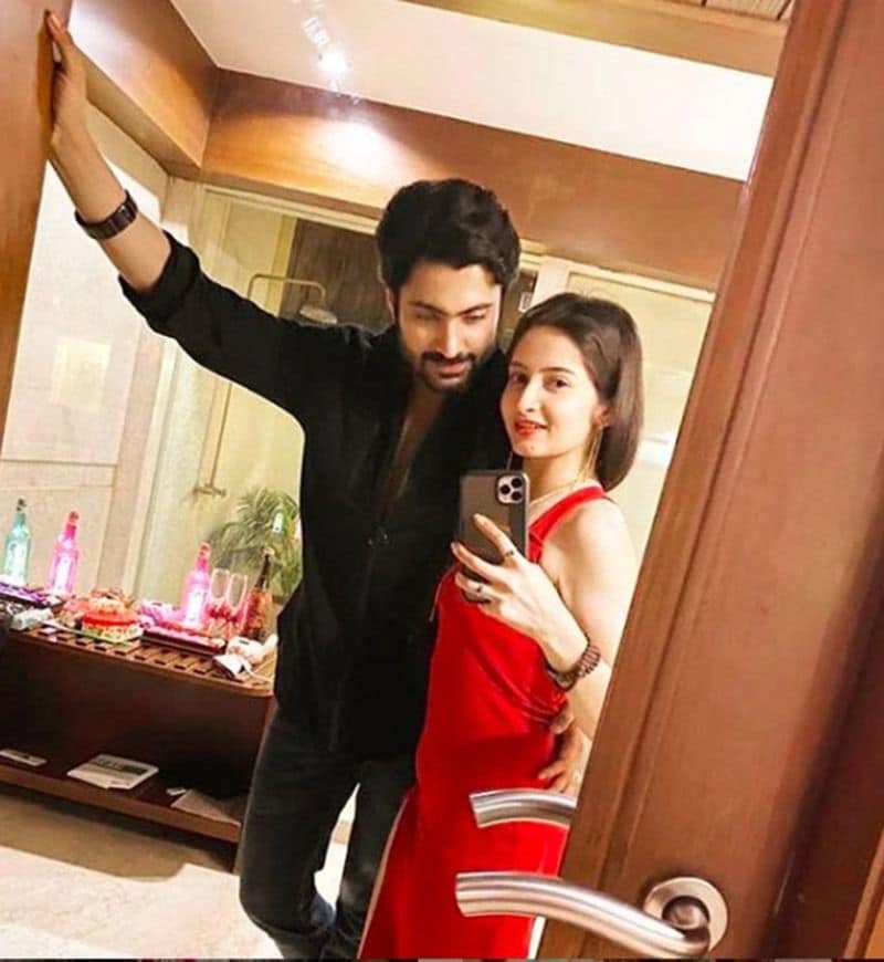 <p><br />
থাইল্যান্ডে গিয়ে কাপল মাসাজ নিজেদের একান্ত ব্যক্তিগতসম্পর্ক নিয়ে বড্ডই খোলামেলা ছিলেন গৌরব-শ্রীমা। এমনকী লজ্জা ভেঙে কোয়ালিটি টাইমের গোপন তথ্য ফাঁস করেছিলেন শ্রীমা।</p>