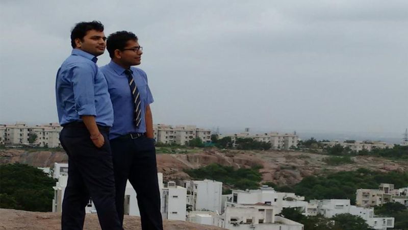 गांव के सरकारी स्कूल से पढ़ाई करने के बाद सुकीर्ति ने ग्रेजुएशन की पढ़ाई भुवनेश्वर यूनिवर्सिटी से की है। साल 2010 में MNIT दुर्गापुर से MBA की डिग्री हासिल करके वे कोल इंडिया में मैनेजर पद पर नौकरी कर रहे थे। 