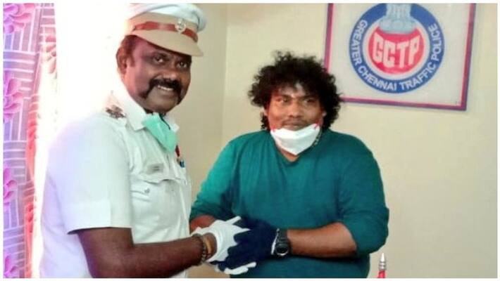 actor yogi babu help traffic police actor yogi babu help traffic police