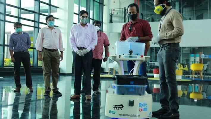 Viswashanthi foundation headed by mohanlal Donated robot to Kalamassery medical college Viswashanthi foundation headed by mohanlal Donated robot to Kalamassery medical college