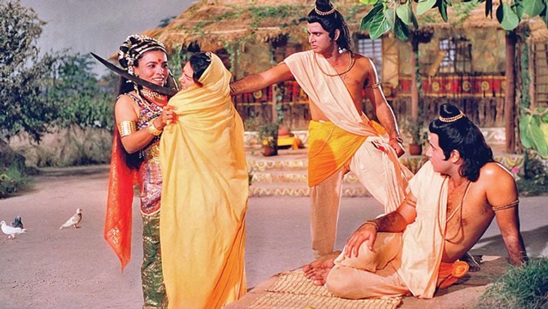 आपको बता दें कि 'रामायण' के दोबारा टेलिकास्ट में भरत केकई मिलन, अहिरावण वध, रावण-लक्ष्मण के बीच के दृश्य, अयोध्या निवासियों द्वारा राम का स्वागत, मुकुट समारोह की तैयारी, ये सीन काट दिए गए। 