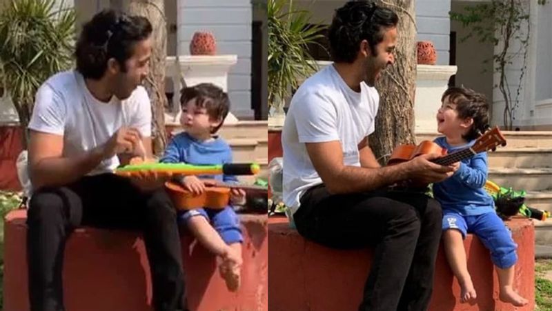 इस वीडियो में तैमूर गिटार बजा रहे है। जैसे ही गिटार में से आवाज आती है, तैमूर ठहाका लगाकर हंसन लगते हैं। तैमूर के साथ उनके मामा जहान कपूर भी है। दोनों पटौदी पैलेस के गार्डन में बैठकर मस्ती कर रहे हैं। 