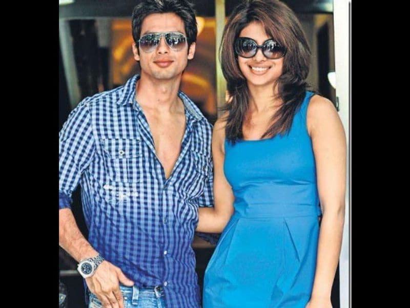 Later, Rajat also confronted her about the I-T team having found Rs 6 crore under her mattress, to which, Mrs Jonas denied the allegations. PC said that she took pride in being one of the highest tax-payers in India and had no worries when the I-T team visited her place. She said there would not be any discrepancies.