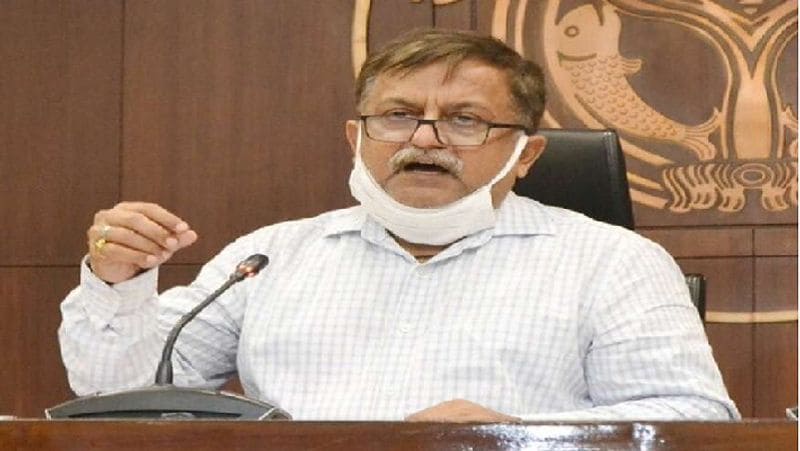 अपर मुख्य सचिव गृह एवं सूचना अवनीश अवस्थी ने कहा कि यूपी के गांवों में 15 लाख से अधिक मजदूरों को रोजगार दिया जाएगा. 18823 ग्राम पंचायतों में 44478 परियोजनाएं शुरू हो गई हैं। ग्राम पंचायतों में 4 लाख 23 हजार 231 श्रमिक काम कर रहे हैं।
