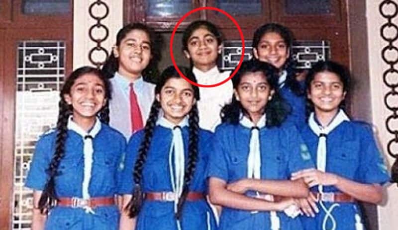शिल्पा शेट्टी से दीपिका पादुकोण तक, स्कूल ड्रेस में ऐसी दिखती थीं ये  एक्ट्रसेस | Bollywood actress Deepika padukone to Shilpa shetty School time  looks See during Corona virus And lockdown KPY