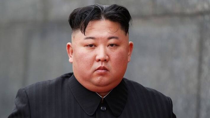 doctors shaking hand is the reason for kim jong un vegetative state says japanmedia doctors shaking hand is the reason for kim jong un vegetative state says japanmedia