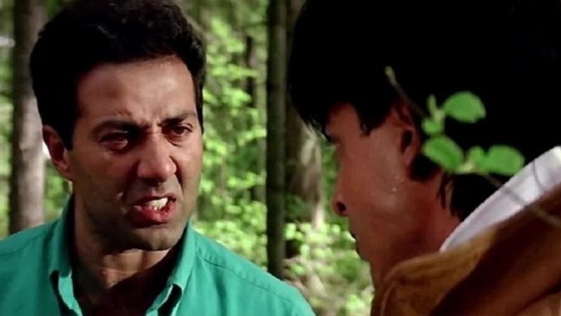 নিজের ছেলে করণ দেওলের সঙ্গে ছবির রিমেক করবে বলেই ইচ্ছা প্রকাশ করেছিলেন সানি।