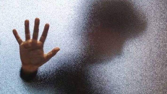 Man physically harass married woman in kolar Man physically harass married woman in kolar