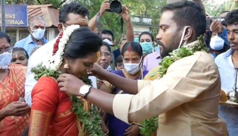 actor manaikanadan achari and anjali get simple wedding