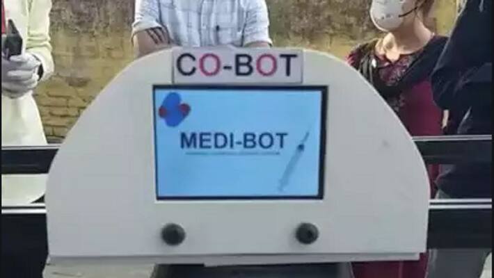UP hospital introduces Cobot robot to give medicines food to patients in quarantine wards UP hospital introduces Cobot robot to give medicines food to patients in quarantine wards