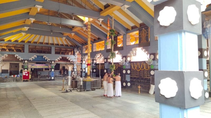 പിന്നീട് പാറമേക്കാവിലും ചടങ്ങുകള് ആവര്ത്തിച്ചു.