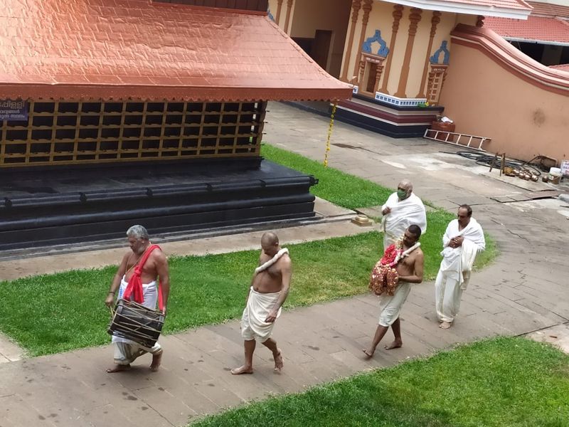 തൃശ്ശൂര് ജില്ലയില് മാത്രം ഇന്ന് 5 പേരെ പുതുതായി ആശുപത്രിയിൽ പ്രവേശിപ്പിച്ചു.
