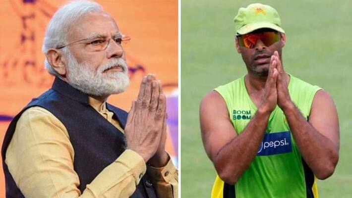 Former Pakistani pacer Shoaib Akhtar praises Narendra Modi Former Pakistani pacer Shoaib Akhtar praises Narendra Modi