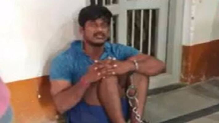 Police Assault on CRPF Soldier Photos Goes on Viral Police Assault on CRPF Soldier Photos Goes on Viral