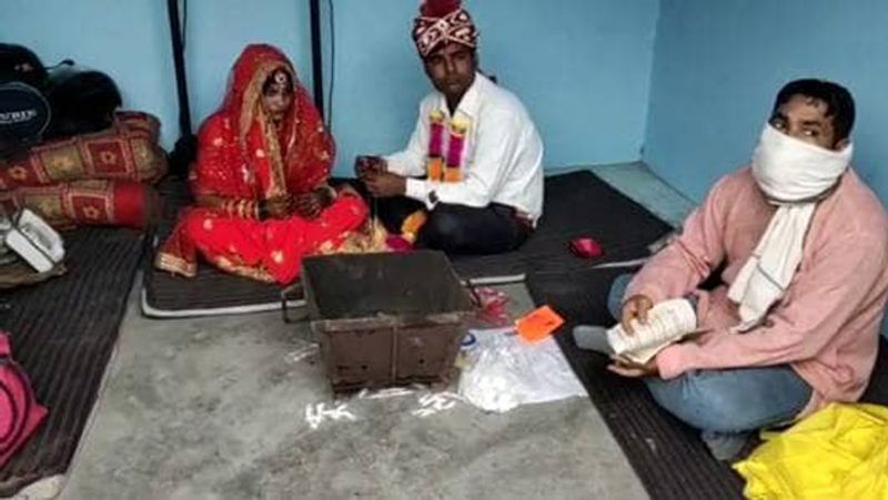 शादी के दौरान सोशल डिस्टेंसिंग का पालन किया गया। दोनों पक्ष से महज पांच लोग मौजूद रहे। इसके बाद विवाहिता को उसके ससुराल के लिए विदा किया गया। 