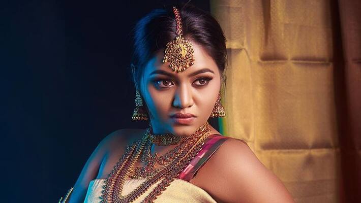 Netizens Kidding Shalu Shammu For Try Different in Saree photo Shoot Netizens Kidding Shalu Shammu For Try Different in Saree photo Shoot