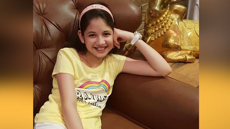 हर्षाली ने एक इंटरव्यू में कहा था कि उन्हें सिंगिंग और एक्टिंग पसंद है और वे सलमान खान अंकल की तरह बड़ी सुपरस्टार बनना चाहती हैं।