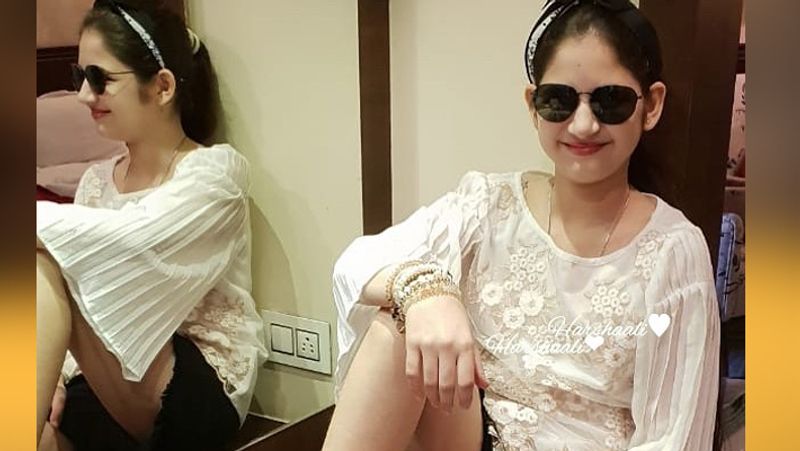 बजरंगी भाईजान में हर्षाली ने एक गूंगी लड़की का रोल प्ले किया था। लेकिन रियल लाइफ में वह खूब बोलती है। 