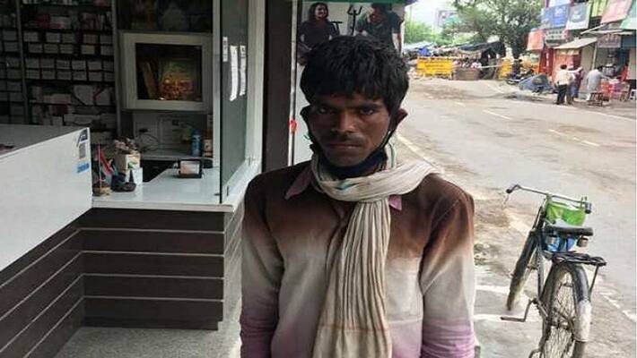 Father is ill for 20 years, son had to walk 320 km cycle to get medicine ASA Father is ill for 20 years, son had to walk 320 km cycle to get medicine ASA