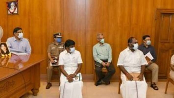CM Edappadi Palanisamy consulting with doctors regarding Curfew CM Edappadi Palanisamy consulting with doctors regarding Curfew