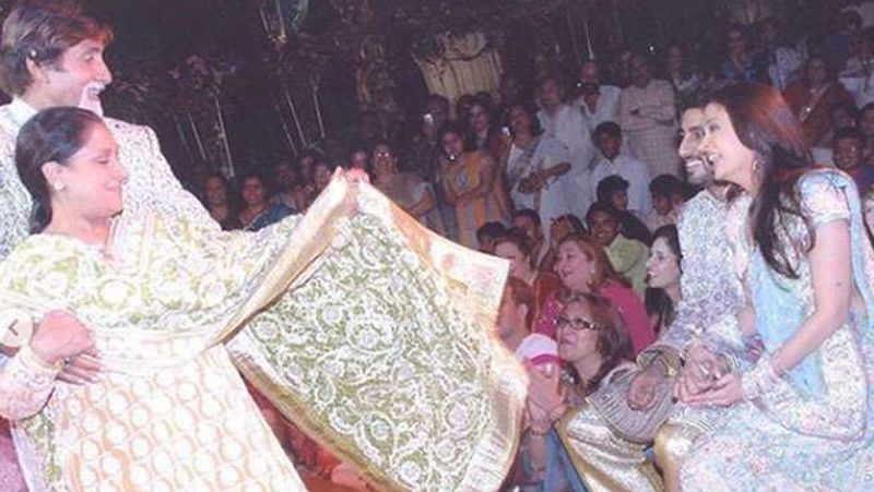 जया बच्चन कई इंटरव्यूज में भी ऐश्वर्या की तारीफ कर चुकी हैं। एक दफा वो करण जौहर के पॉपुलर चैट शो 'कॉफी विद करण' में पहुंची थीं। इस दौरान जया बच्चन ने कहा कि ऐश्वर्या बहुत प्यारी हैं और वो उन्हें बहुत पसंद करती हैं। 