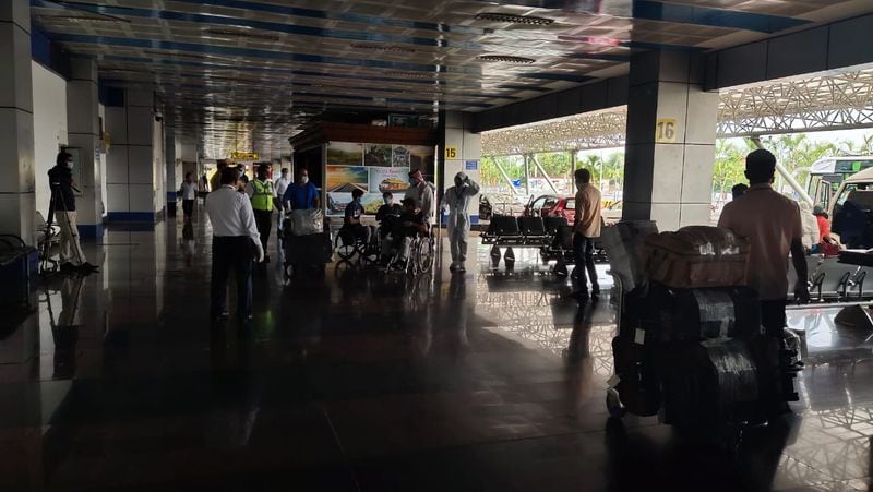 രോഗ ലക്ഷണമുള്ളവരെ പ്രത്യേക നിരീക്ഷണ കേന്ദ്രത്തിലേക്ക് മാറ്റുകയും രോഗ ലക്ഷണങ്ങളില്ലാത്തവരെ വീടുകളിലേക്ക് അയച്ച ശേഷം അവിടെ നിരീക്ഷിക്കാനുമാണ് പദ്ധതി.