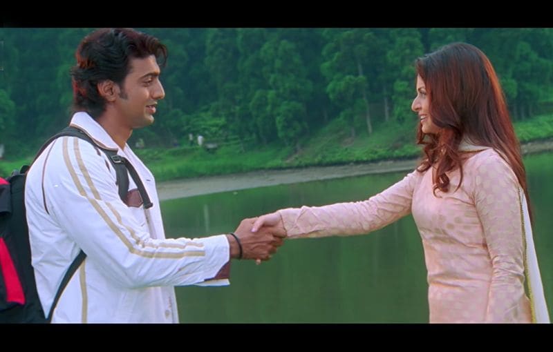মন মানে নাঃ দেবের সঙ্গে কোয়েলের জুটিও যে সুপার হিট তা প্রমাণ করেছিল মন মানে না ছবি। মুক্তি পেয়েছিল ২০০৮ সালে।