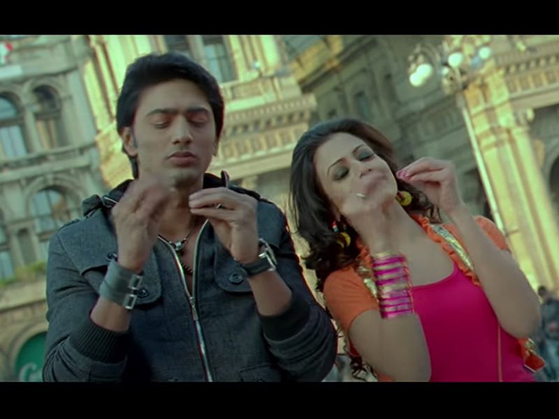 পাগলুঃ পাগলু ছবি এক কথায় আজও হিট। কোয়েল ও দেবের রোম্যান্স এতটাই মুগ্ধ করেছিল দর্শকদের, যে এই ছবির সিক্যুয়েলও এসেছিল। ছবিটি মুক্তি পেয়েছিল ২০১২সালে।