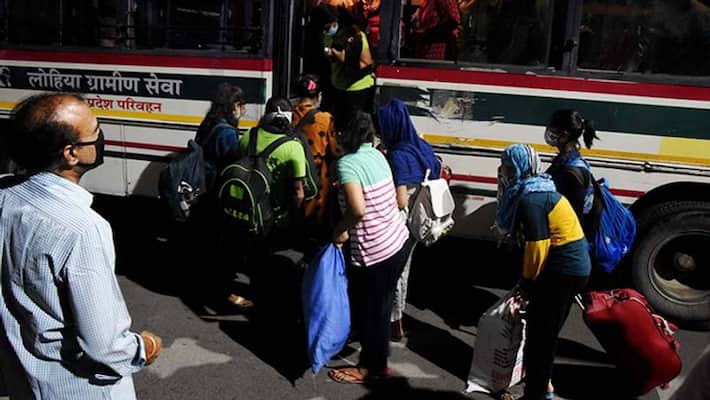 students stranded in Prayagraj are being sent to their home by bus in lockdown kpl students stranded in Prayagraj are being sent to their home by bus in lockdown kpl