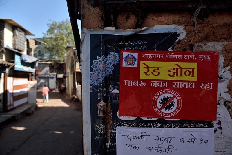 भारत में कोरोना से डेथ रेट 3.17%
भारत में कोरोना से डेथ रेट 3.17% है। यहां कोरोना से 29,572 संक्रमित हैं और इससे 939 लोगों की मौत हो चुकी है। हालांकि अच्छी खबर यह है कि यहां 7141 लोग ठीक हो चुके हैं। 21492 कोरोना से संक्रमित हैं।
