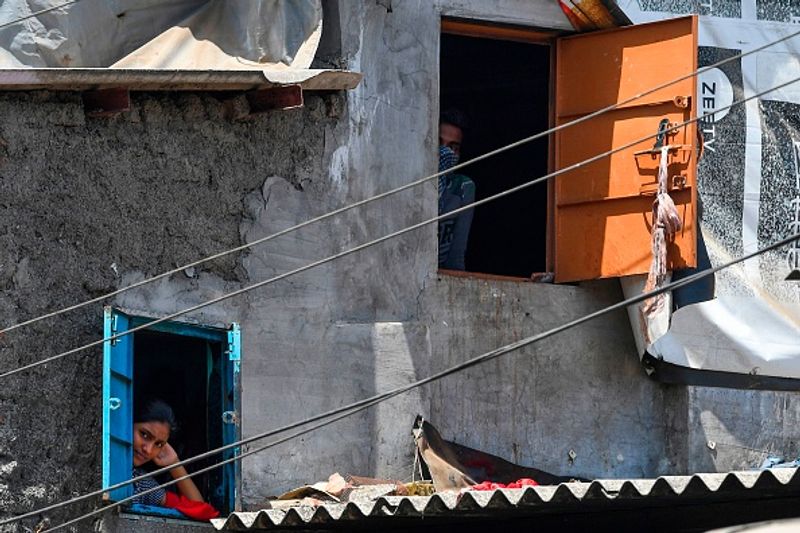 बीएमसी ने कहा, यहां बढ़ सकती है समस्या
धारावी में कोरोना महामारी की गंभीरता पर बीएमसी ने खुद कहा था कि अगर धारावी में संक्रमण रोकने के लिए पुख्ता इंतजाम नहीं किया गया तो समस्या बढ़ सकती है।