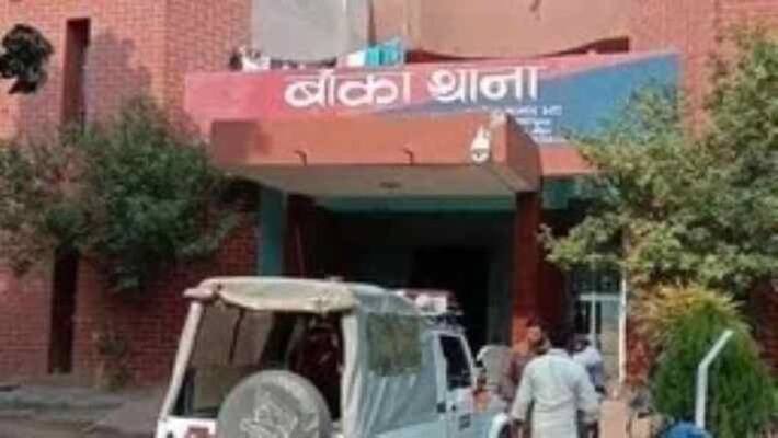 video viral of policeman was buying liquor from a watchman in lockdown arrested pra video viral of policeman was buying liquor from a watchman in lockdown arrested pra