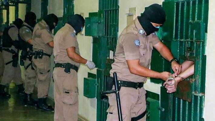 Mumbai At crowded Arthur Road jail, 103 test Covid-19 positive; 2,600 undertrials at risk Mumbai At crowded Arthur Road jail, 103 test Covid-19 positive; 2,600 undertrials at risk