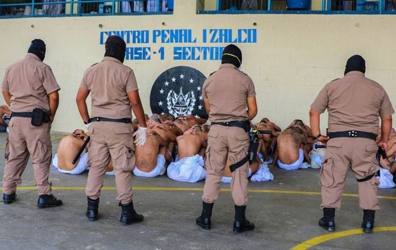 നിലവിൽ, ആൾട്ടോ അൽ ക്രൈമൻ അല്ലെങ്കിൽ ക്രൈം സ്റ്റോപ്പേഴ്സ് എന്നൊരു പദ്ധതിയും സജീവമാണ്. വിവരങ്ങള് നല്കുന്നവര്ക്ക് സാമ്പത്തീക സഹായമടക്കം ഇവര് വിതരണം ചെയ്യുന്നു.