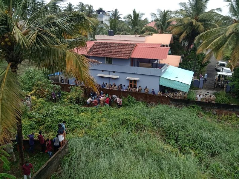 കൊല്ലത്ത് ബ്യൂട്ടീഷൻ ട്രെയിനറായി ജോലി ചെയ്തിരുന്ന യുവതിയെ മാർച്ച് 18 നാണ് കാണാതാവുന്നത്.