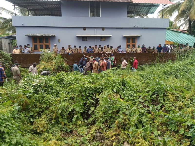 സംഭവത്തിൽ മാർച്ച് 22-ന് കേസെടുത്ത് അന്വേഷണം നടത്തിയ പൊലീസിന് കൊലപാതകത്തിലേക്ക് നയിച്ച നിർണായക തെളിവുകൾ ലഭിച്ചു.