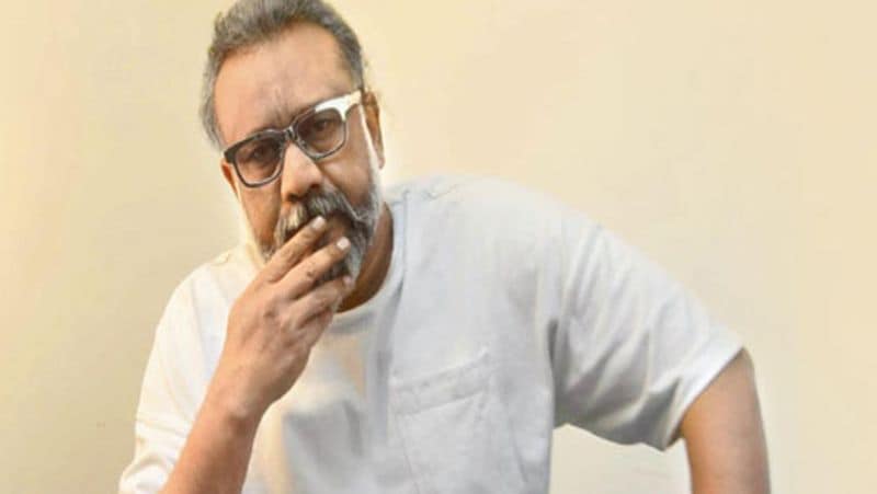 अनुभव सिन्हा ने लिखा- अभी तो time आया था तेरा मेरे भाई। अभी तो कितना काम करता तू जो इतिहास में लिखा जाता। क्या यार? थोड़ी ताक़त और लगाता भाई। पर लगाई तो होगी ही तूने सारी। ठीक है, जा। आराम कर। दो साल बहुत लड़ा तू। थक भी गया होगा। एक बार बैठना चाहिए था हम सारों को, दारू पीते। पर बैठते नहीं हम।