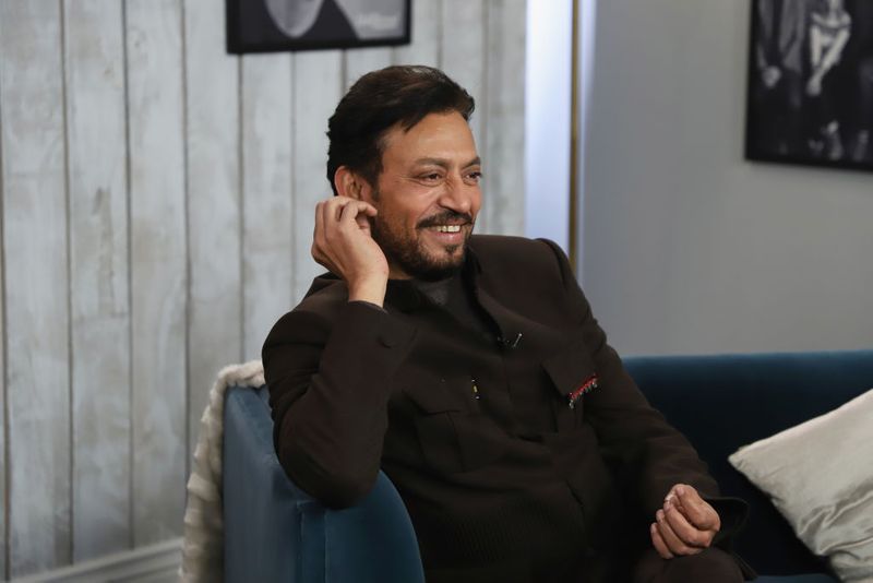इरफान ने 16 मार्च 2018 को ट्वीट कर अपनी बीमारी के बारे में बताया था। इस ट्वीट के बाद बॉलीवुड में हलचल मच गई थी। उन्होंने लिखा था, 'जिंदगी में अचानक कुछ ऐसा हो जाता है जो आपको आगे लेकर जाता है। मेरी जिंदगी के पिछले कुछ दिन ऐसे ही रहे हैं।' 