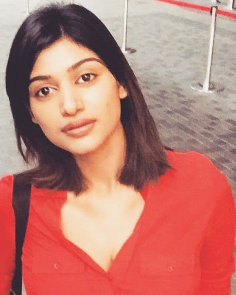 Oviya