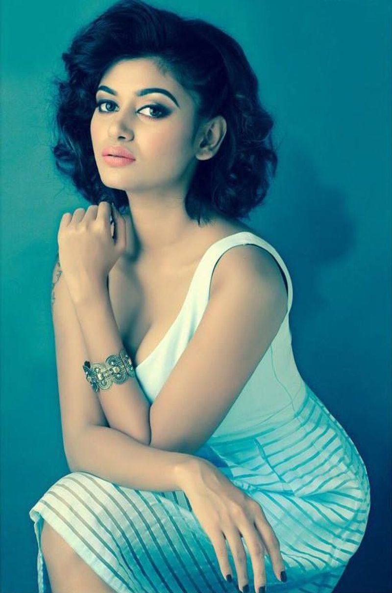 Oviya