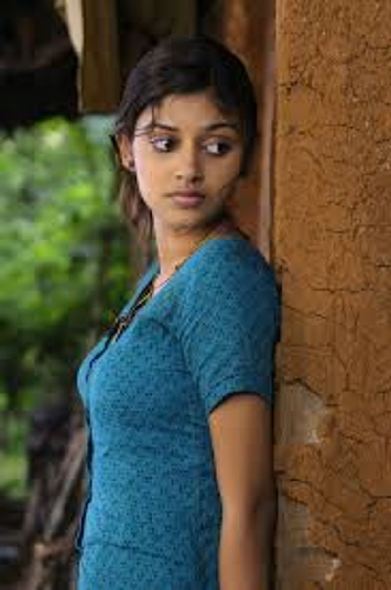 Oviya